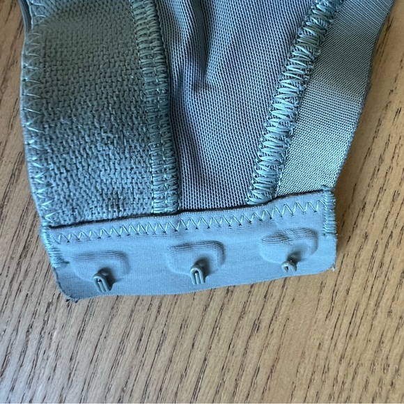 32D Lululemon Sports Bra - Picture 7 of 7